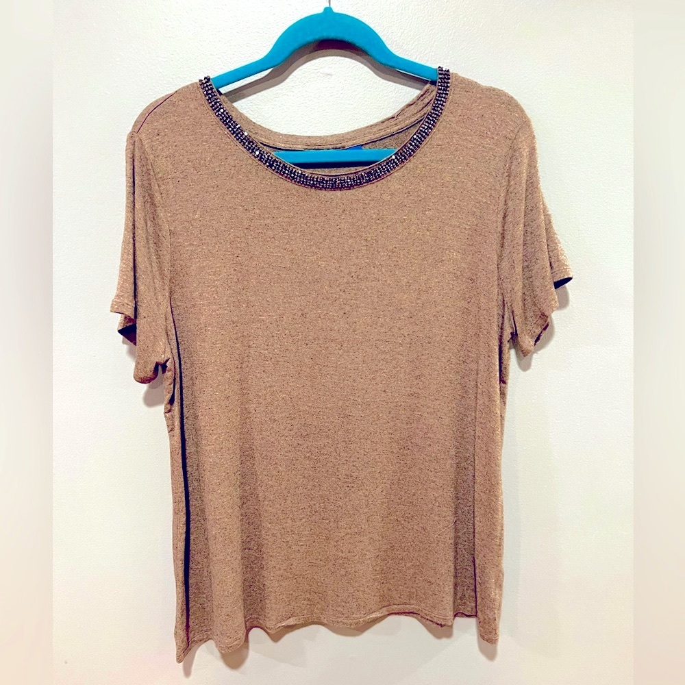 Apt 9 smoky quartz top with beading detail. XL